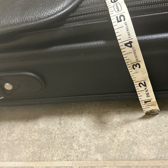 Dell Leather Laptop Bag - Black - Picture 7 of 10